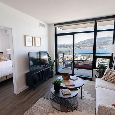 Awesome View 21 Two Bedroom One Bath Downtown Lake View Near Beach Kelowna Esterno foto
