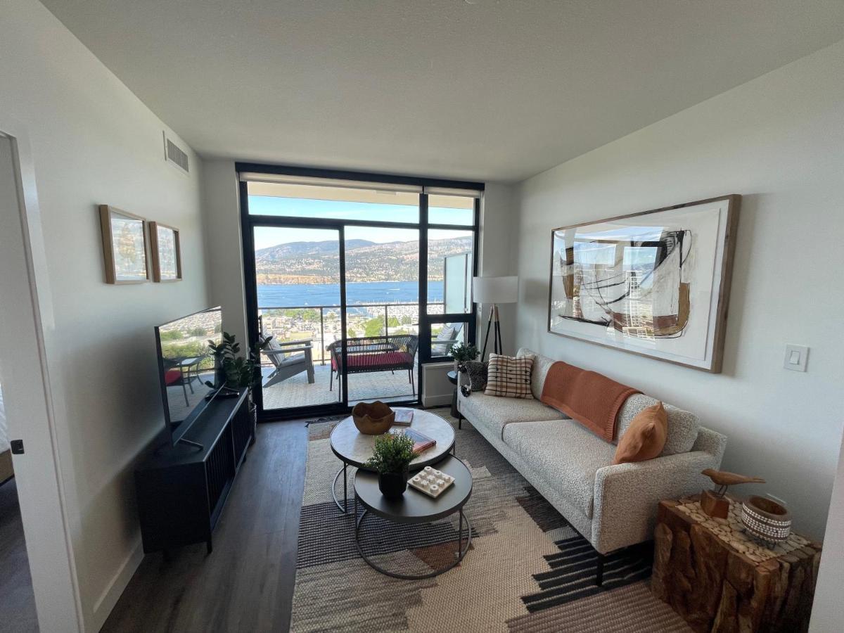 Awesome View 21 Two Bedroom One Bath Downtown Lake View Near Beach Kelowna Esterno foto