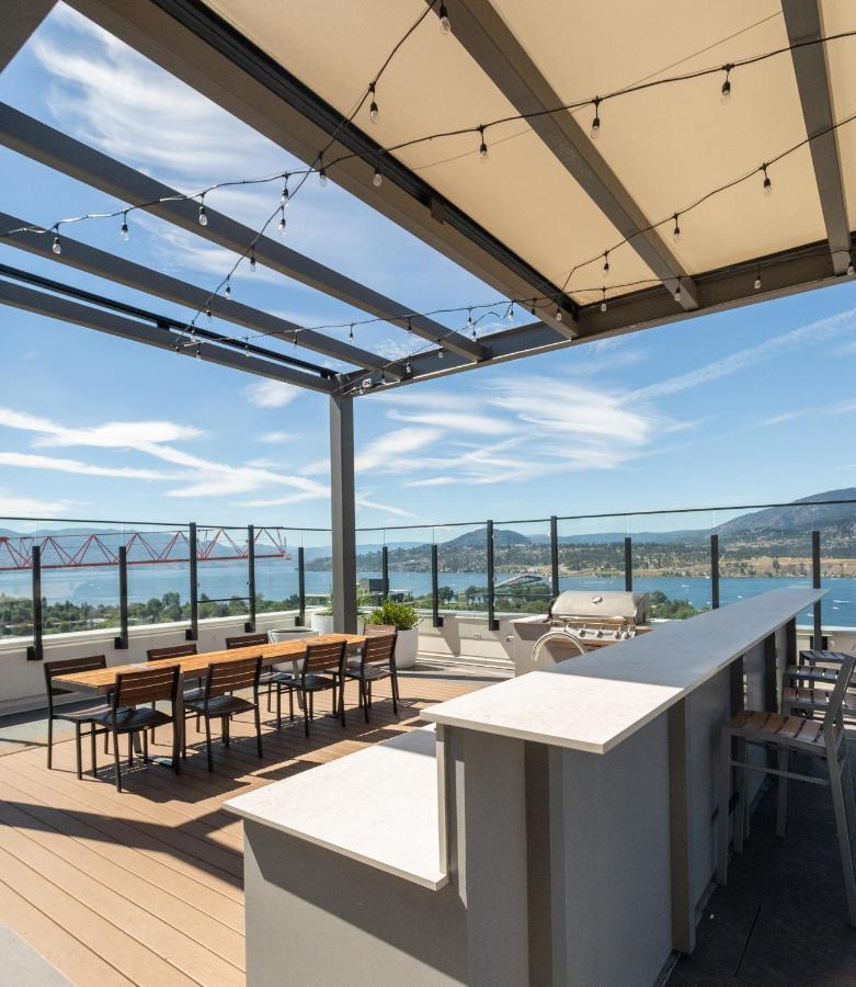 Awesome View 21 Two Bedroom One Bath Downtown Lake View Near Beach Kelowna Esterno foto