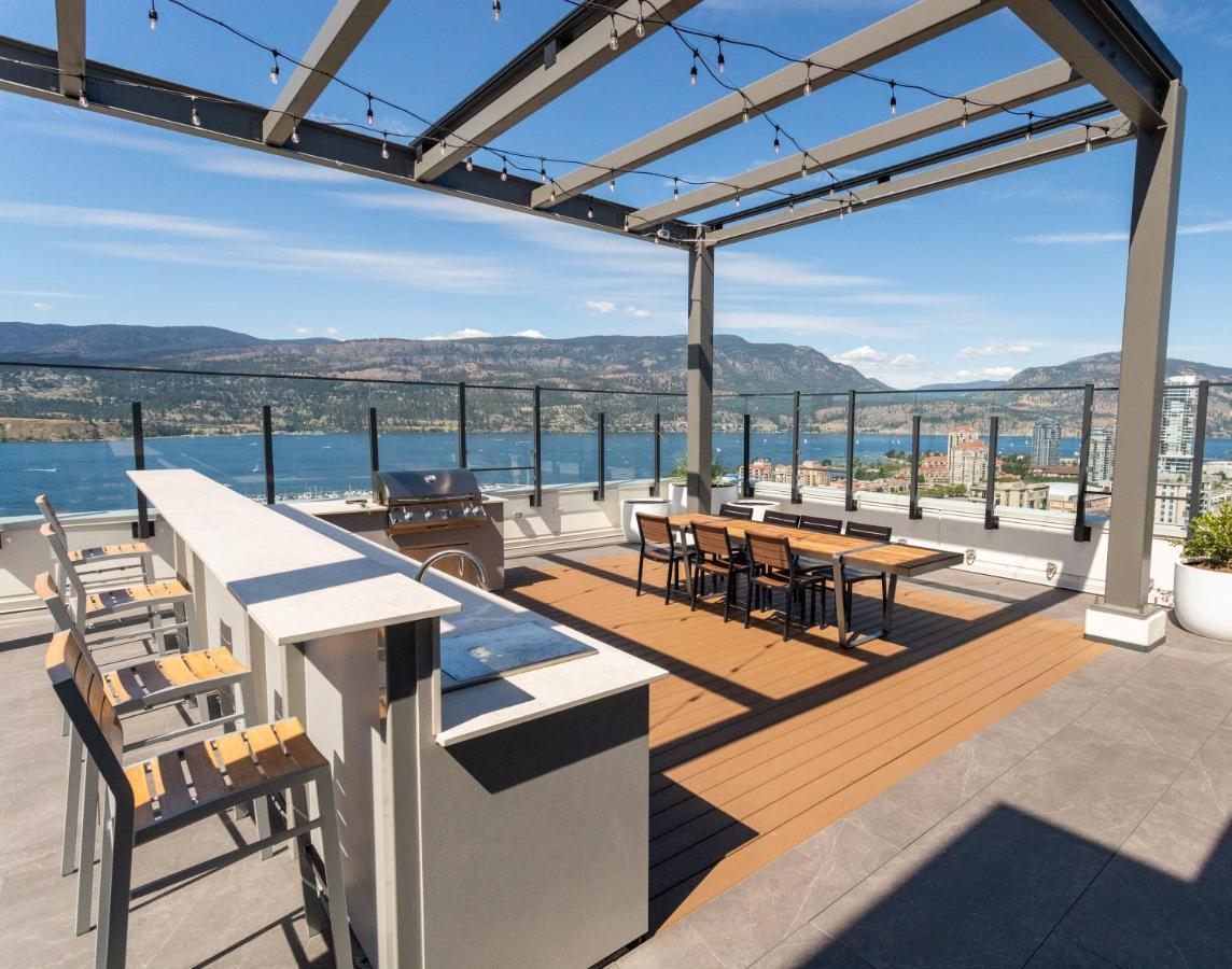 Awesome View 21 Two Bedroom One Bath Downtown Lake View Near Beach Kelowna Esterno foto