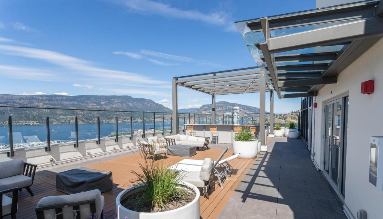 Awesome View 21 Two Bedroom One Bath Downtown Lake View Near Beach Kelowna Esterno foto